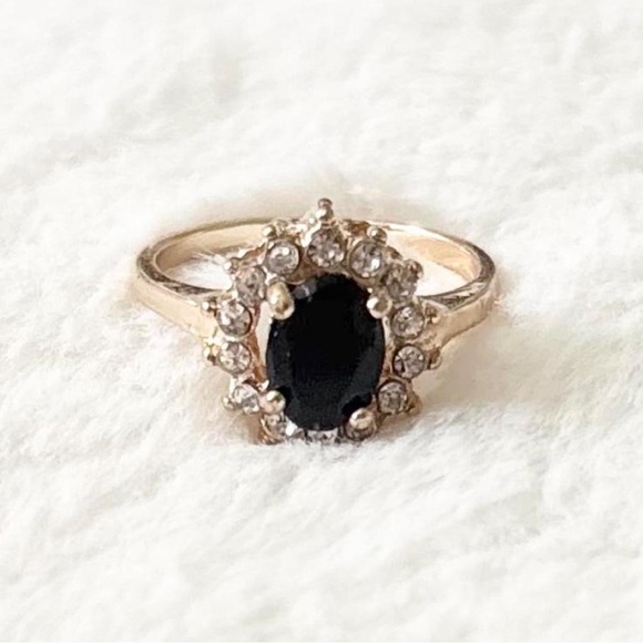 Jewelry - 5/$15 🩷 MUST BUNDLE Classic Black Stone Halo Ring - Women Jewelry
